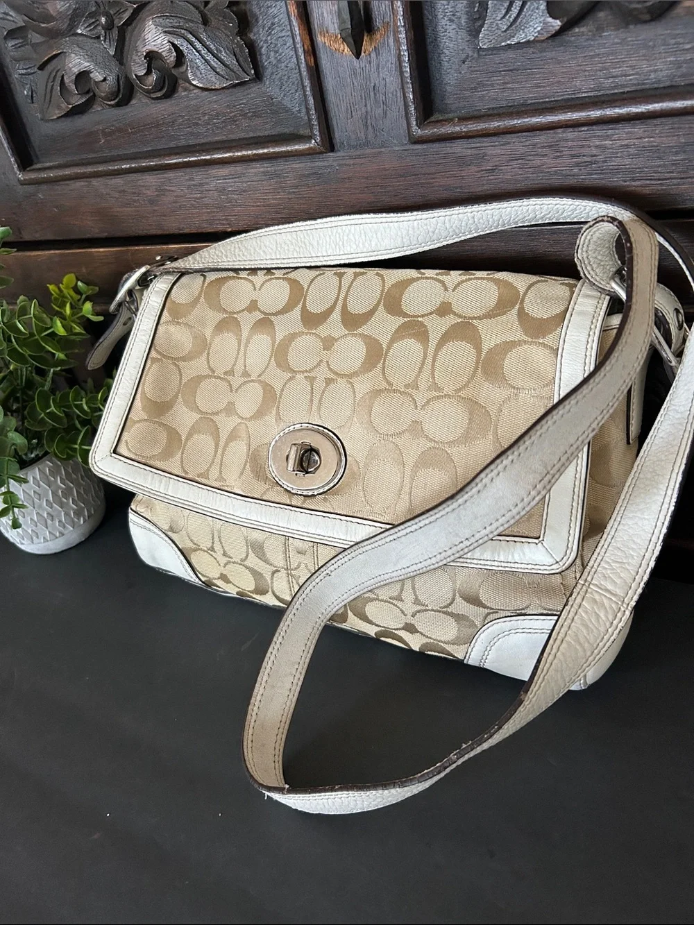Vintage Coach Soho (or Hamptons) Signature Flap Shoulder Bag F13972
